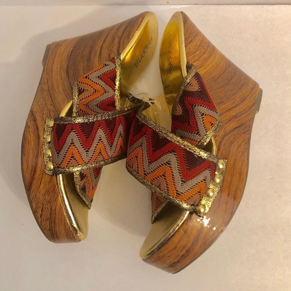 EUC Arden B zig zag gold wedge platform sandals 10